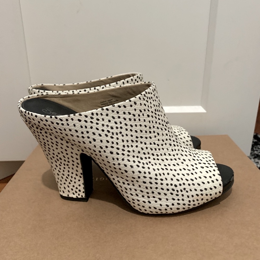 Printed mules